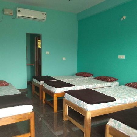 M G Cottage & Dormitory Gokarna  Esterno foto